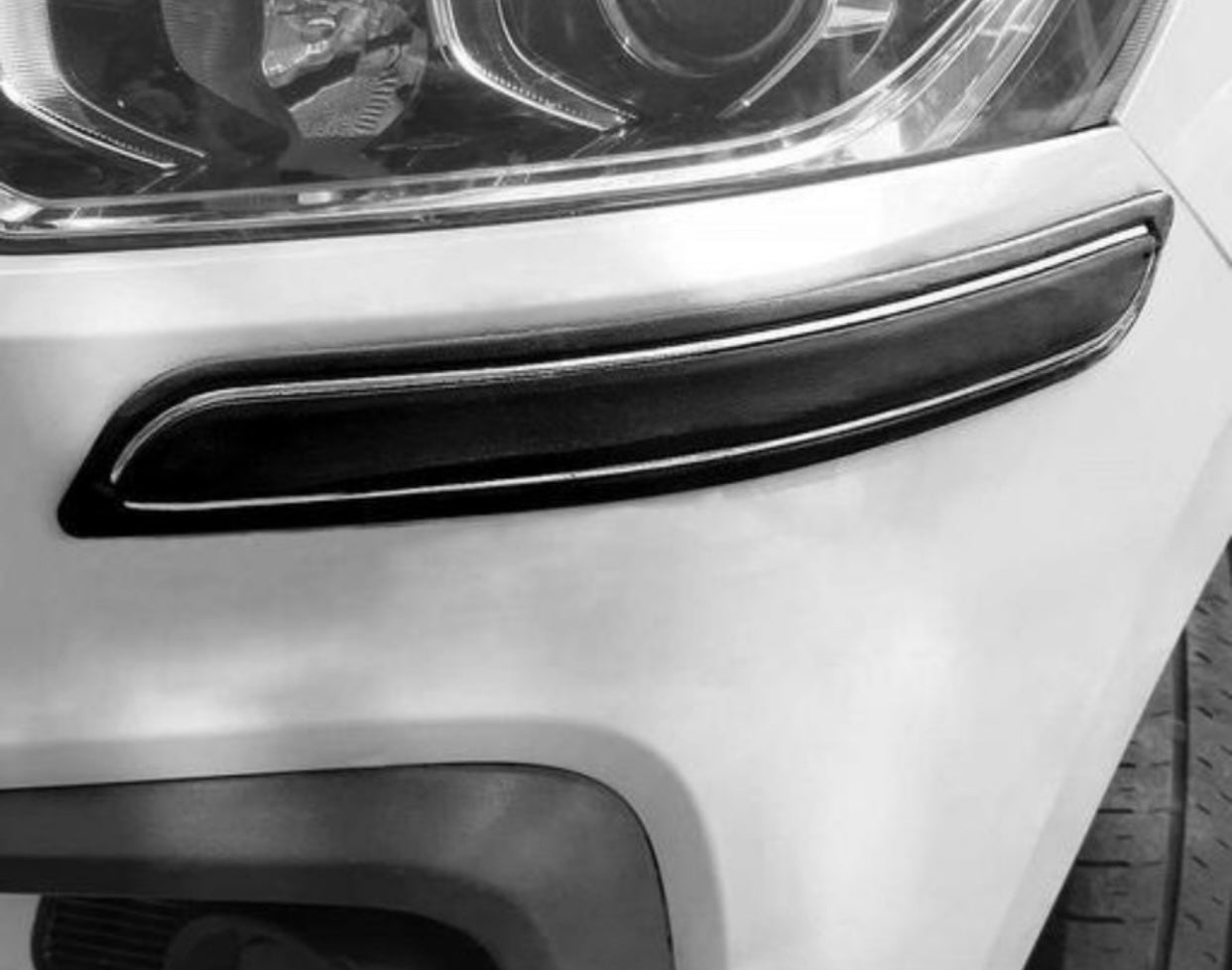 GENFRID Car Door Bumper Guard Rubber (Black, Pack of Bumper Protector With Chrome Strip for All Cars 4Pcs, Datsun, Fiat, Ford, Honda, Hyundai, Maruti, Nissan, Renault, Skoda, Tata, Toyota, Volkswagen, Volvo, Universal For Car)