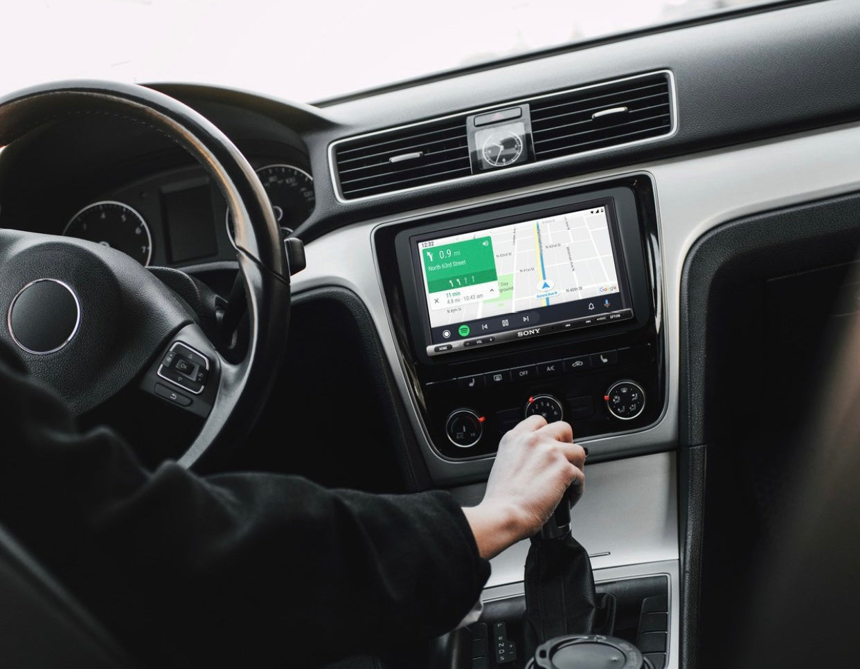 Genfrid 9 Inch Car 2GB+32GB IPS Display 1080p with Latest Android Version Car Stereo/Car Media Player (Double Din)